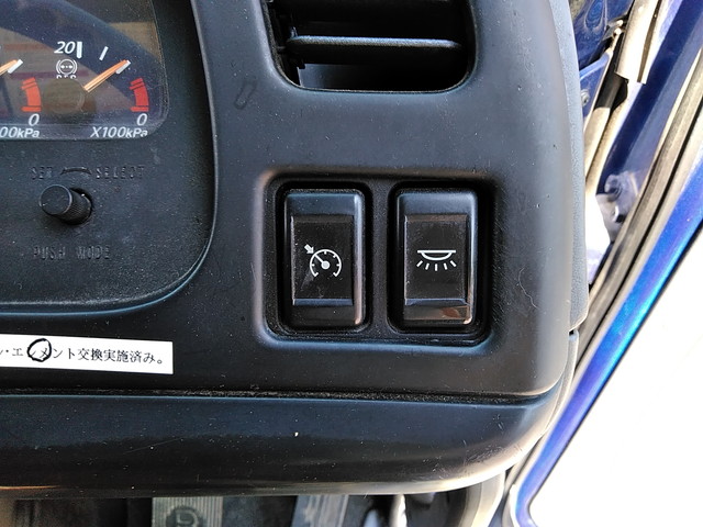 いすゞギガアルミウイング大型（10t）[写真36]