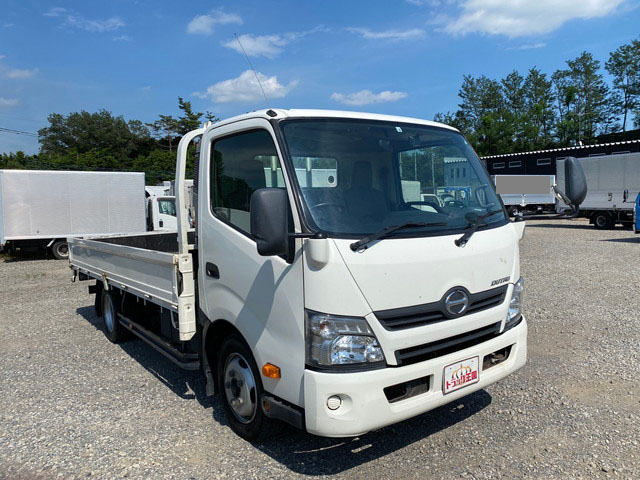 日野デュトロ平ボディ小型（2t・3t）[写真03]