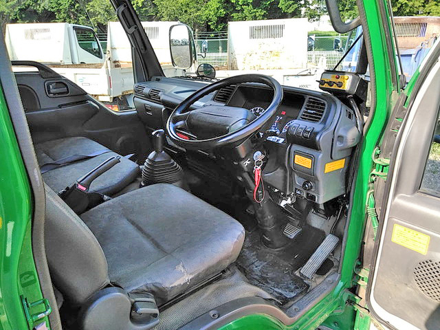 いすゞエルフパッカー車（塵芥車）小型（2t・3t）[写真34]