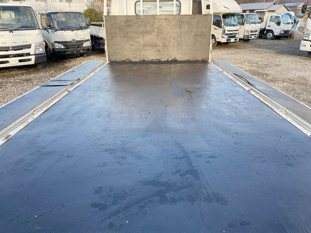 三菱ふそうキャンター平ボディ小型（2t・3t）[写真09]