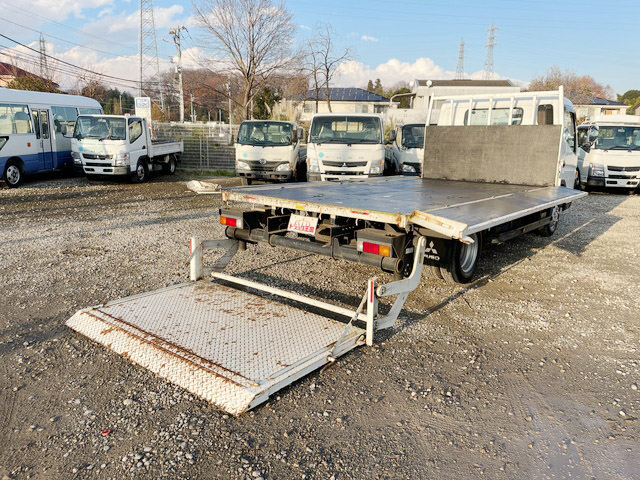 三菱ふそうキャンター平ボディ小型（2t・3t）[写真02]