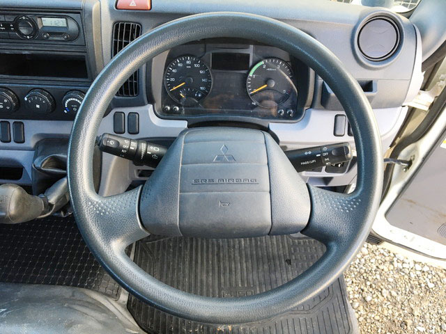 三菱ふそうキャンター平ボディ小型（2t・3t）[写真25]