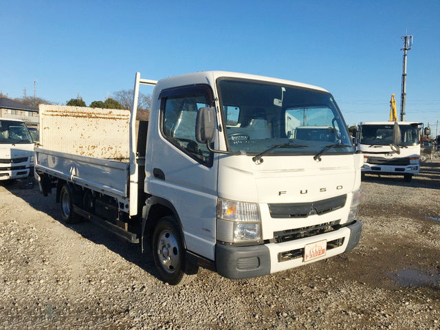 三菱ふそうキャンター平ボディ小型（2t・3t）[写真03]