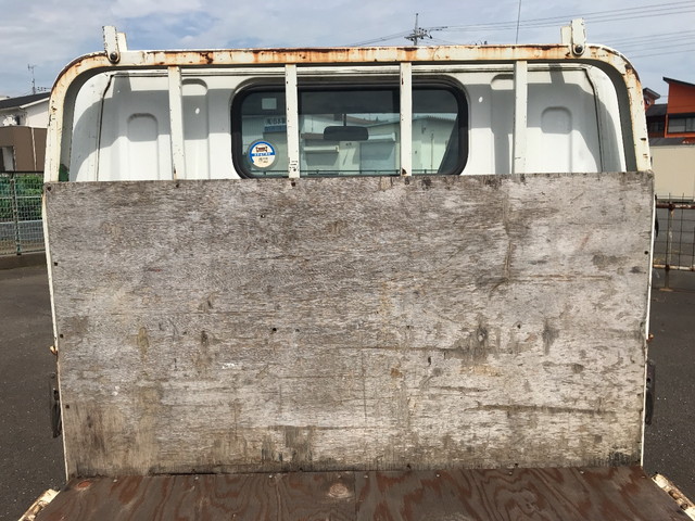 三菱ふそうキャンター平ボディ小型（2t・3t）[写真11]