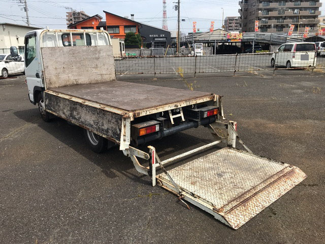三菱ふそうキャンター平ボディ小型（2t・3t）[写真14]