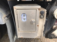 三菱ふそうキャンター平ボディ小型（2t・3t）[写真17]