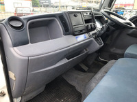 三菱ふそうキャンター平ボディ小型（2t・3t）[写真29]