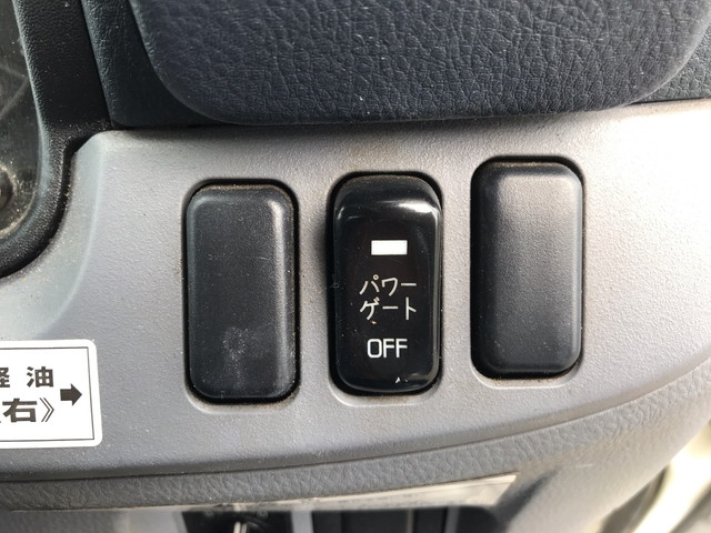 三菱ふそうキャンター平ボディ小型（2t・3t）[写真36]