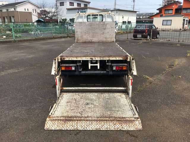 三菱ふそうキャンター平ボディ小型（2t・3t）[写真09]