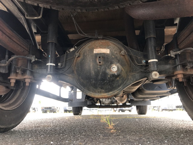 三菱ふそうキャンター平ボディ小型（2t・3t）[写真20]