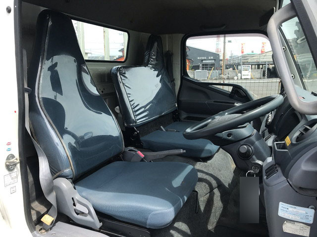 三菱ふそうキャンター平ボディ小型（2t・3t）[写真26]