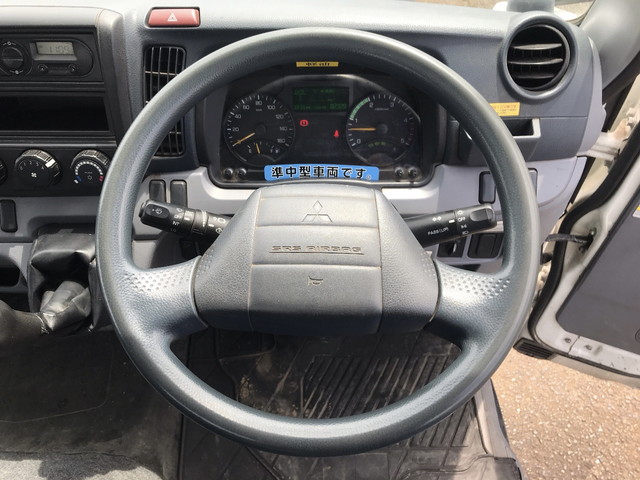 三菱ふそうキャンター平ボディ小型（2t・3t）[写真30]