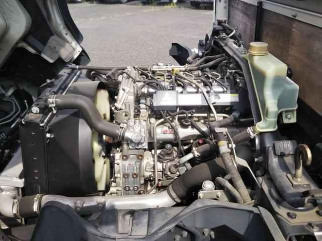 三菱ふそうキャンター平ボディ小型（2t・3t）[写真18]