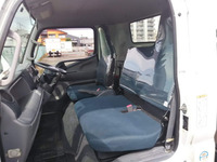 三菱ふそうキャンター平ボディ小型（2t・3t）[写真23]