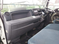 三菱ふそうキャンター平ボディ小型（2t・3t）[写真25]