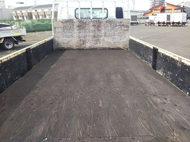 三菱ふそうキャンター平ボディ小型（2t・3t）[写真06]