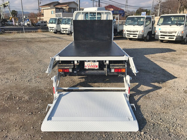 三菱ふそうキャンター平ボディ小型（2t・3t）[写真10]