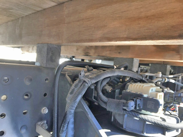 三菱ふそうキャンター平ボディ小型（2t・3t）[写真21]