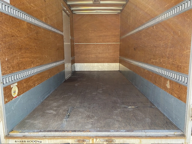 いすゞエルフアルミバン小型（2t・3t）[写真10]