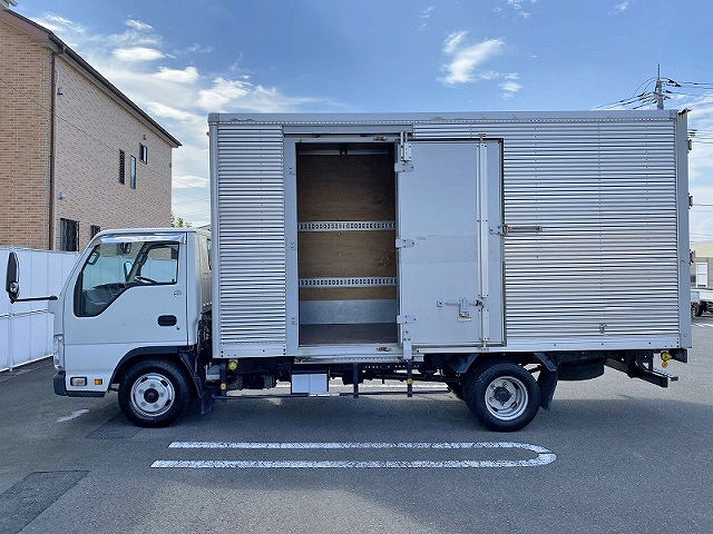 いすゞエルフアルミバン小型（2t・3t）[写真13]