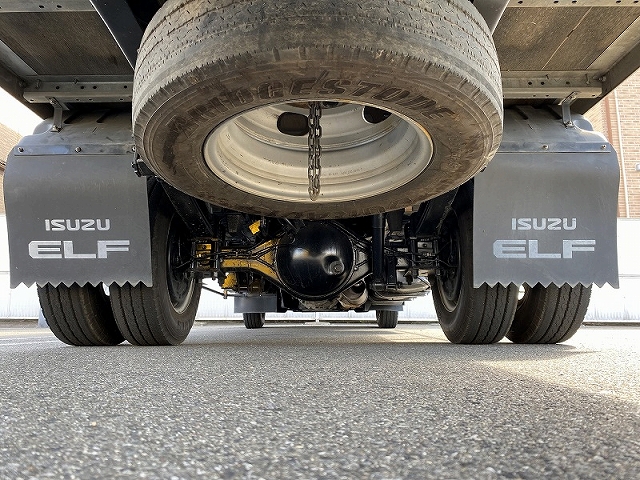 いすゞエルフアルミバン小型（2t・3t）[写真23]
