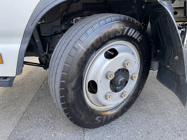 いすゞエルフアルミバン小型（2t・3t）[写真24]