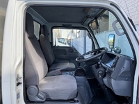 いすゞエルフアルミバン小型（2t・3t）[写真26]