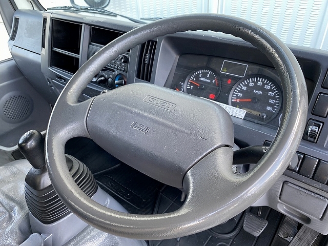 いすゞエルフアルミバン小型（2t・3t）[写真28]