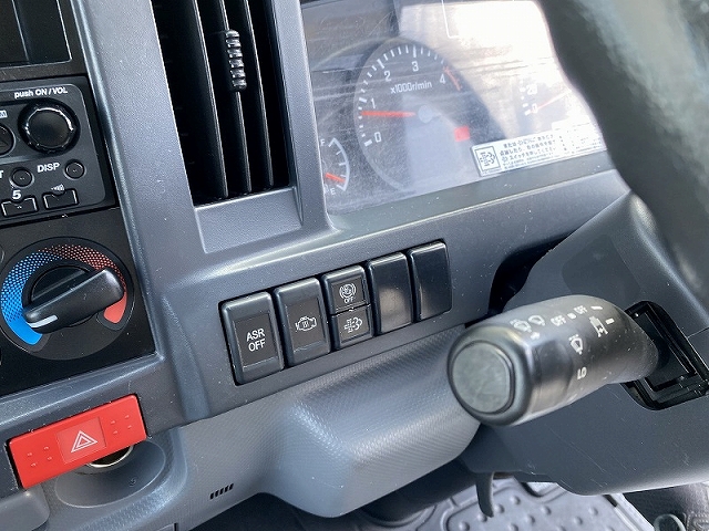 いすゞエルフアルミバン小型（2t・3t）[写真30]