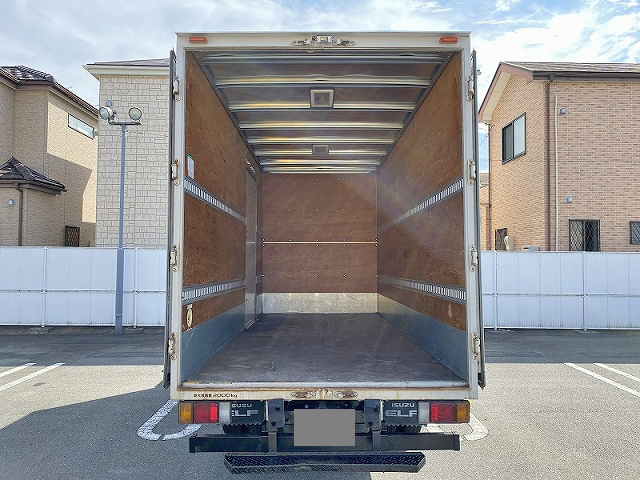 いすゞエルフアルミバン小型（2t・3t）[写真06]