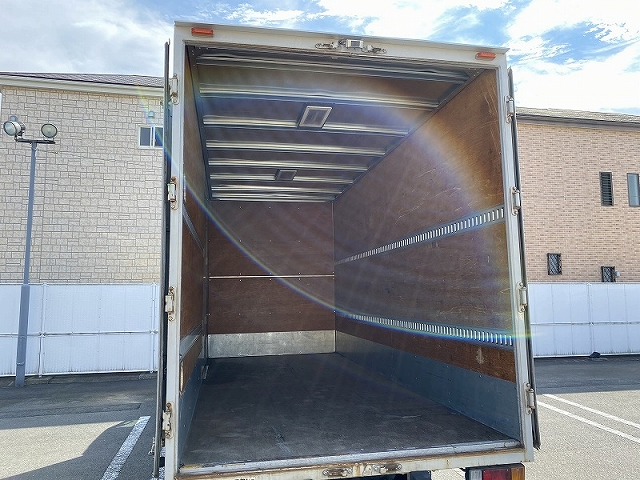 いすゞエルフアルミバン小型（2t・3t）[写真08]