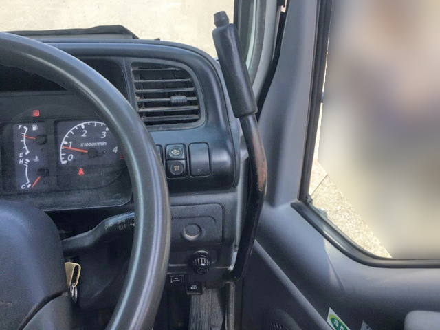 いすゞエルフダンプ小型（2t・3t）[写真32]