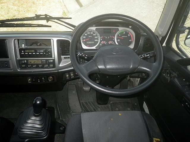 日野レンジャー冷凍車（冷蔵車）中型（4t）[写真23]