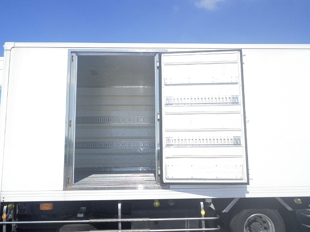 日野レンジャー冷凍車（冷蔵車）中型（4t）[写真05]