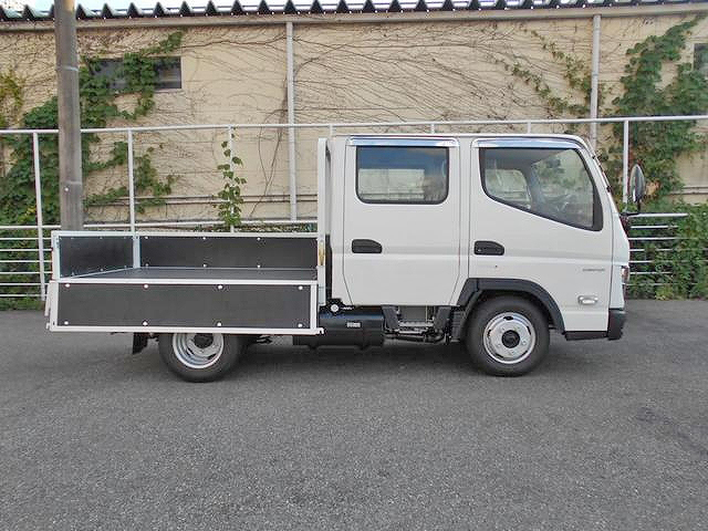 三菱ふそうキャンターダブルキャブ（Wキャブ）小型（2t・3t）[写真07]