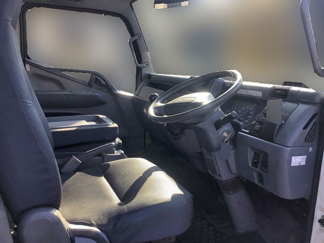 三菱ふそうキャンターアルミウイング小型（2t・3t）[写真15]