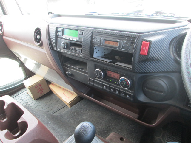 日野レンジャー冷凍車（冷蔵車）中型（4t）[写真12]