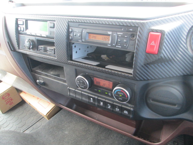 日野レンジャー冷凍車（冷蔵車）中型（4t）[写真16]