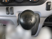 三菱ふそうキャンター平ボディ小型（2t・3t）[写真13]