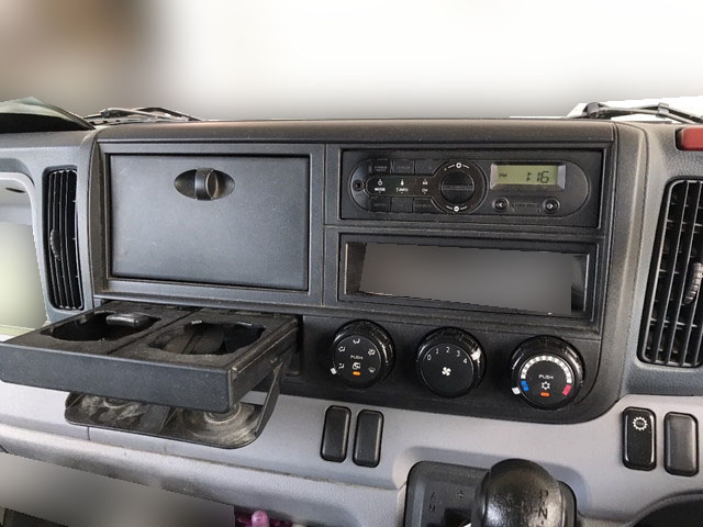 三菱ふそうキャンター平ボディ小型（2t・3t）[写真15]