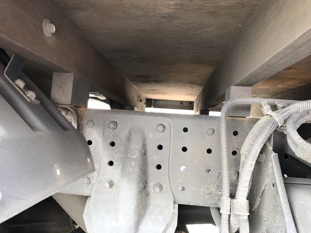 三菱ふそうキャンター平ボディ小型（2t・3t）[写真05]