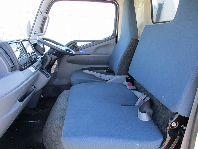 三菱ふそうキャンター冷凍車（冷蔵車）小型（2t・3t）[写真10]