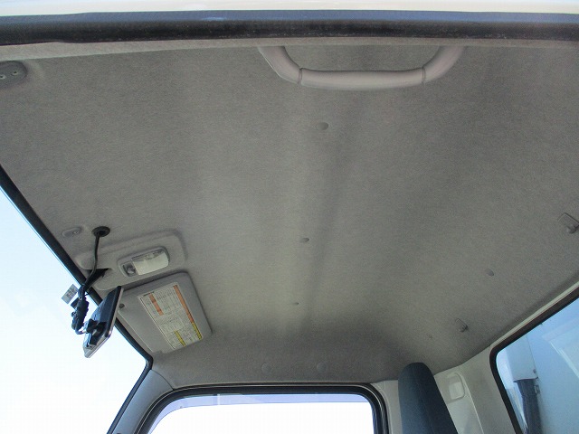 三菱ふそうキャンター冷凍車（冷蔵車）小型（2t・3t）[写真11]