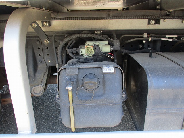 三菱ふそうキャンター冷凍車（冷蔵車）小型（2t・3t）[写真18]