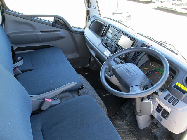 三菱ふそうキャンター冷凍車（冷蔵車）小型（2t・3t）[写真05]