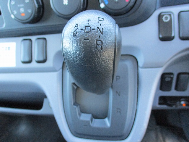 三菱ふそうキャンター冷凍車（冷蔵車）小型（2t・3t）[写真08]