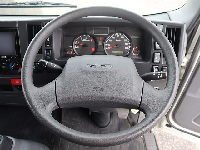 いすゞエルフアルミバン小型（2t・3t）[写真30]