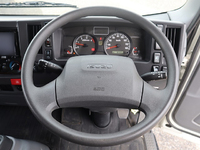 いすゞエルフアルミバン小型（2t・3t）[写真30]