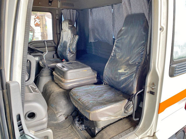 いすゞフォワードクレーン5段増トン（6t・8t）[写真32]