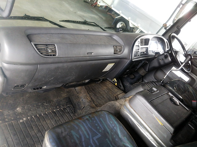 いすゞフォワードクレーン5段増トン（6t・8t）[写真33]